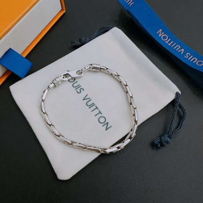 Picture of LV Bracelet _SKULVbracelet07cly0210889